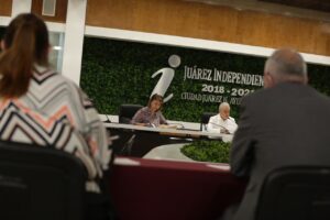 Analizan regidores temas a tratar el jueves en sesión de Cabildo 5 Analizan regidores temas a tratar el jueves en sesión de Cabildo 5