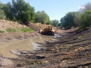 Continúa obras públicas de Cuauhtémoc limpieza y encauzamiento de arroyos y acondicionamiento de campos deportivos 3