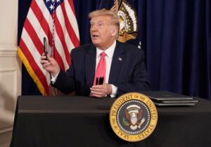 La Casa Blanca y demócratas exponen diferencias sobre órdenes de ayuda de Trump por pandemia 4 EEUU 5