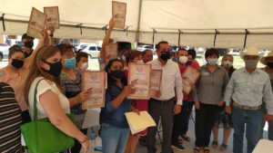 Entrega de escrituras 2