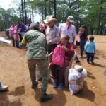 Entregan FECHAC y Fundación Grupo Bafar apoyos de alimento a 1,700 familias de comunidades serranas 13 FECHAC Mesa de Contingencia 13