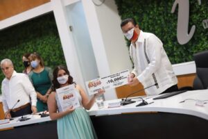 Reconoce el Honorable Ayuntamiento de Juárez el talento de sus jóvenes con entrega del Premio MAASS 2020” 1