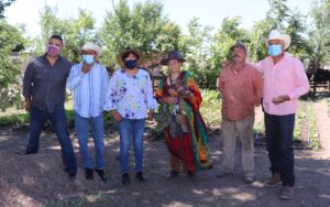 Obtienen primeras cosechas huertos familiares impulsados por gobierno municipal de Cuauhtémoc 5 WhatsApp Image 2020 08 15 at 13.27.13 2