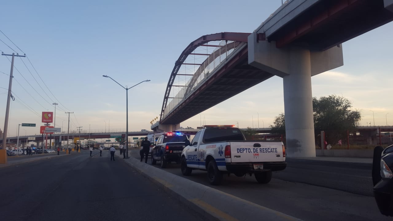 Disuaden a hombre que pretendía arrojarse del puente Sanders 4 Suicidio 6