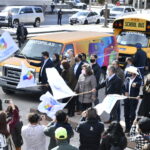 Entrega Gobernador 36 unidades más del programa Ronda Escolar 10 DSC1658