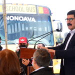 Entrega Gobernador 36 unidades más del programa Ronda Escolar 13 DSC 7254