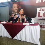 Entrega Mario Delgado constancia a Juan Carlos Loera de la Rosa 2 WhatsApp Image 2021 01 07 at 12.03.13 PM