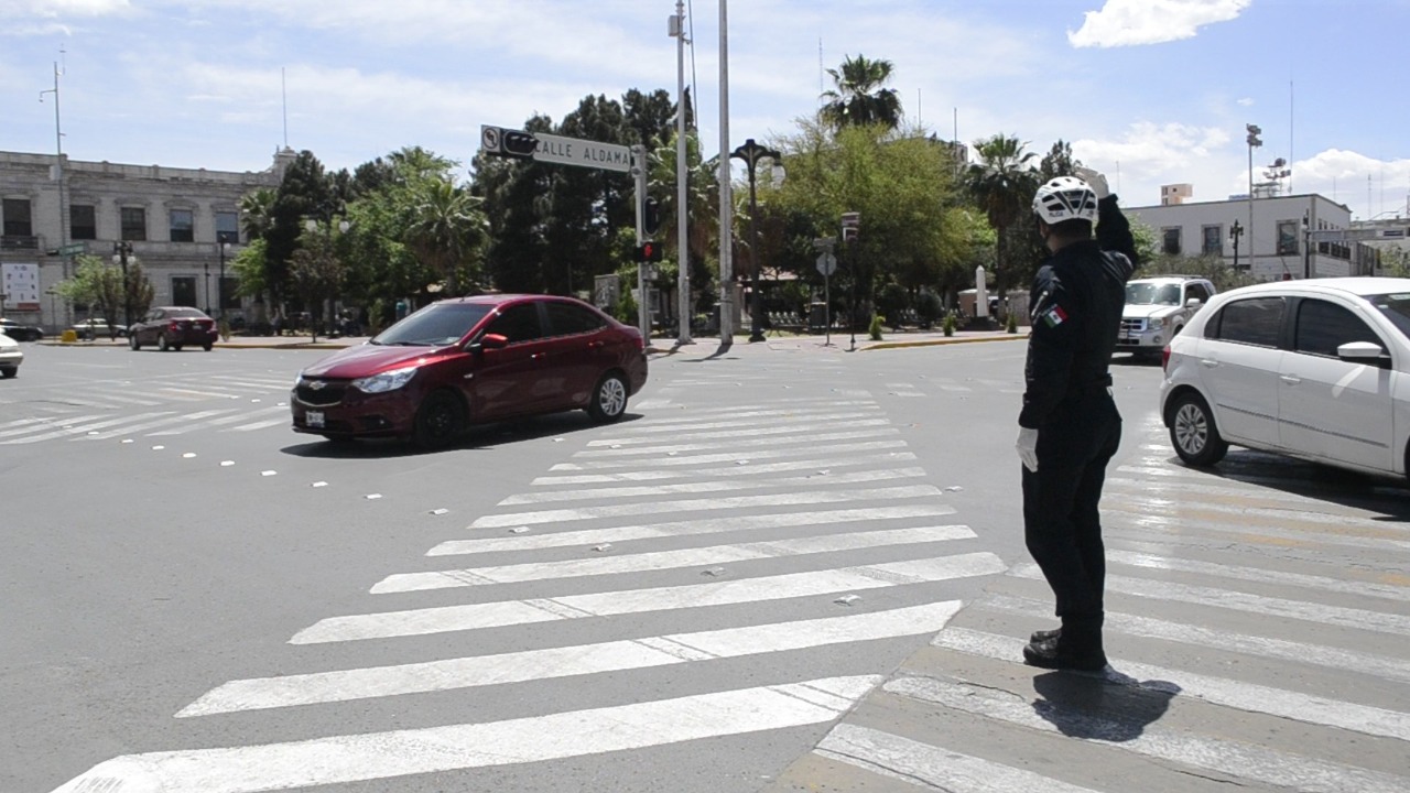 SSPE invita a respetar señalamientos en cruces con semáforos sin energía eléctrica 3 A 2