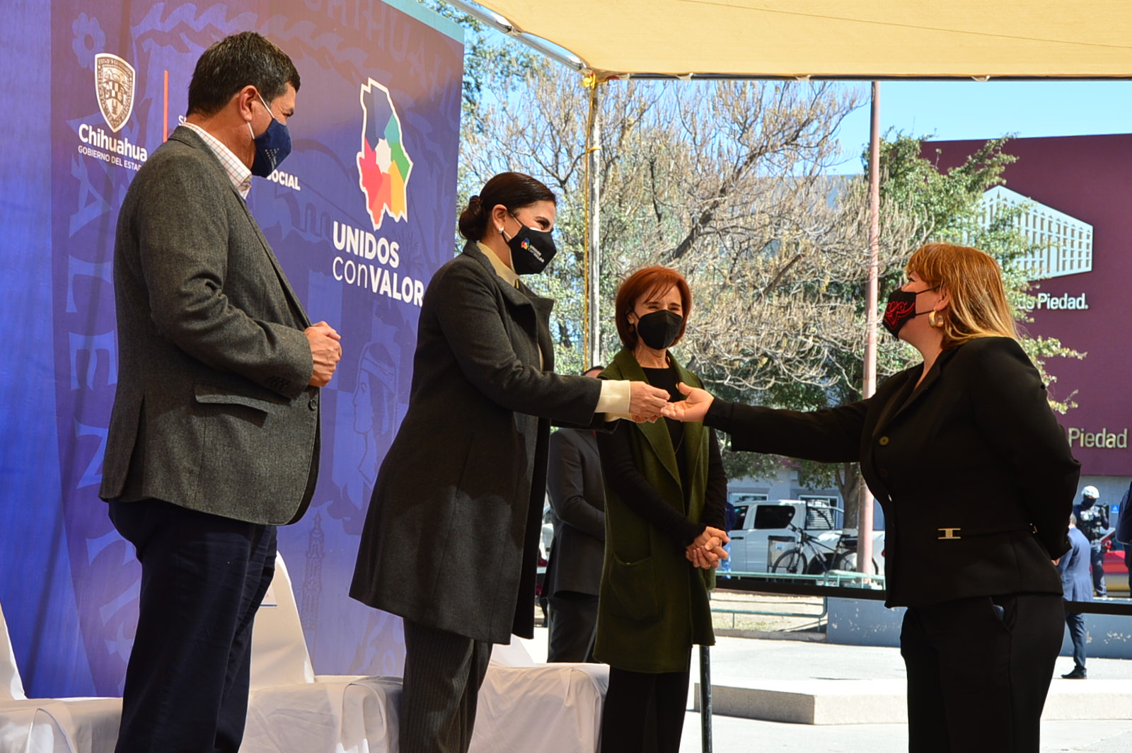 ENTREGA VEHICULOS PARA TRANSPORTE ADAPTADO 11