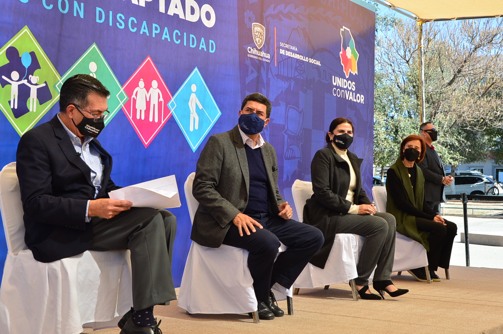 ENTREGA VEHICULOS PARA TRANSPORTE ADAPTADO 17