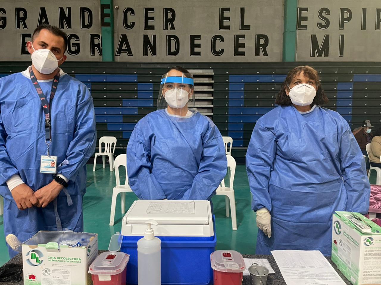 Aplicacion de vacuna anti COVID 19 5