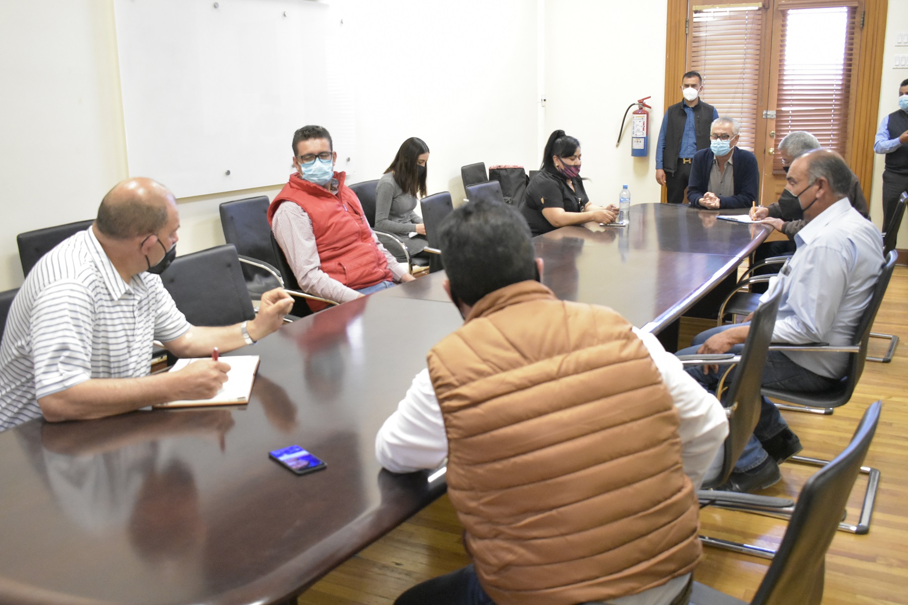 Secretario General de Gobierno atiende a taxistas que se manifiestan 2 DSC0955