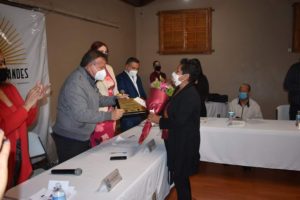 Se entrega reconocimiento a la Mujer Destacada 2021 en Nuevo Casas Grandes 1 Entrega Alcalde reconocimiento a la Mujer Destacada