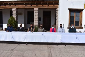 Entrega de becas academicas 2021 1 resized 20210318 031639571 2048x1367