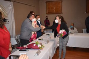 Se entrega reconocimiento a la Mujer Destacada 2021 en Nuevo Casas Grandes 3 Evento en el Salon de Duela 1