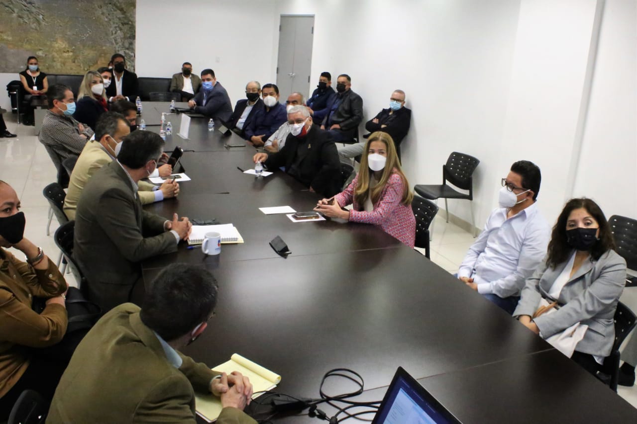 Reuniones y recorridos con la sociedad para informar avances y beneficios del BRT em Juarez 10