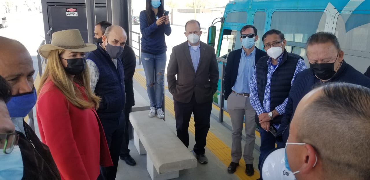 Reuniones y recorridos con la sociedad para informar avances y beneficios del BRT em Juarez 15