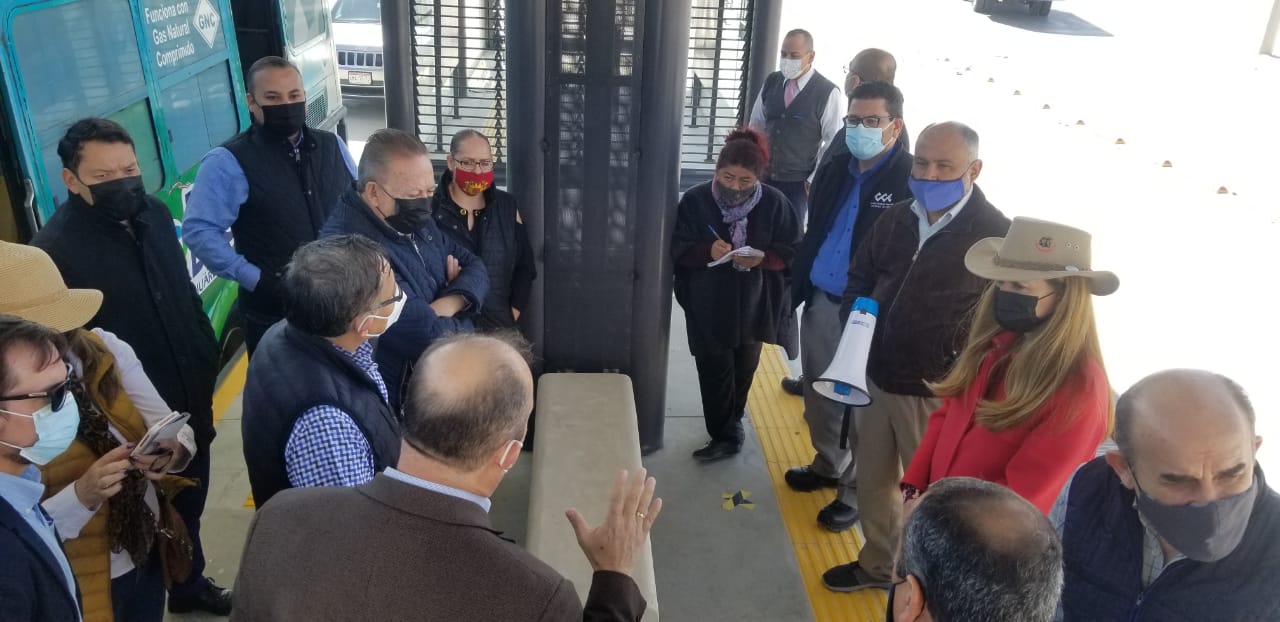 Reuniones y recorridos con la sociedad para informar avances y beneficios del BRT em Juarez 16