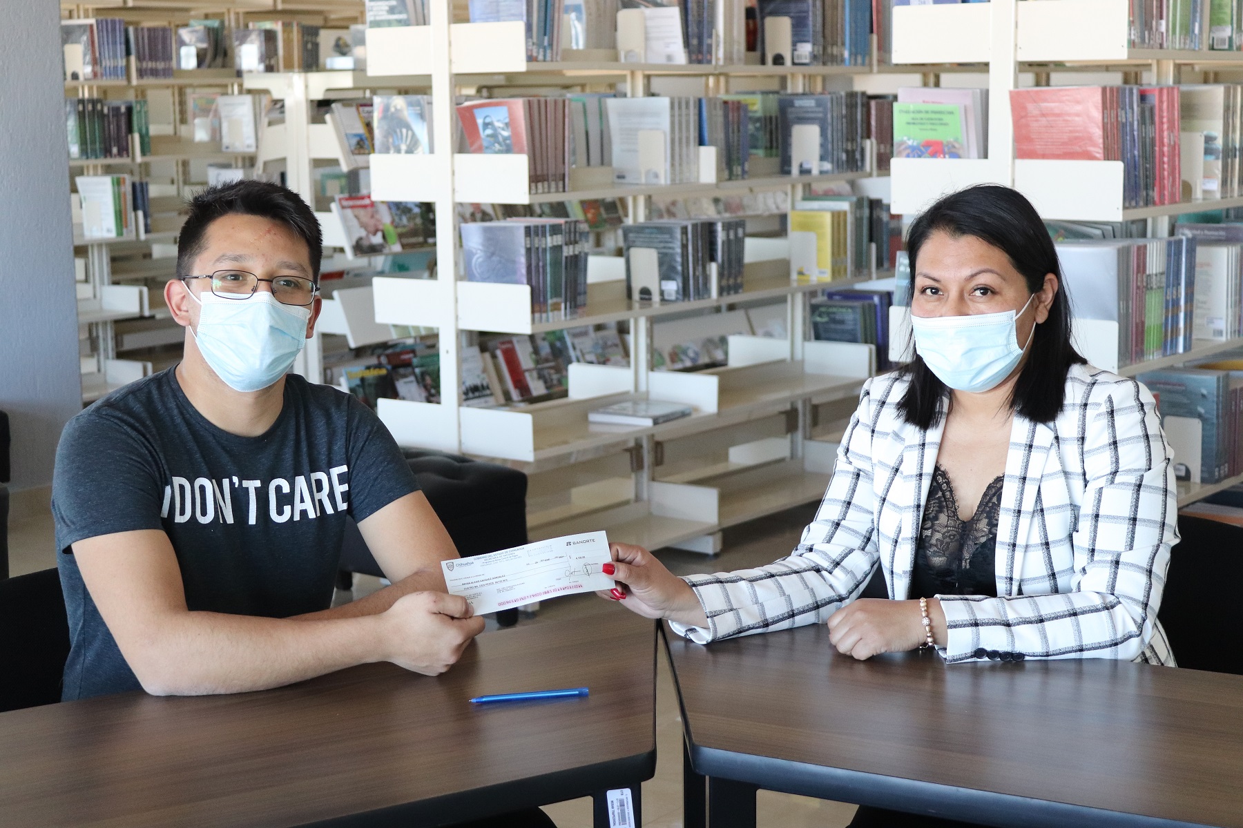 Entregan 169 becas a estudiantes y egresados de la UTB 3 UTB2