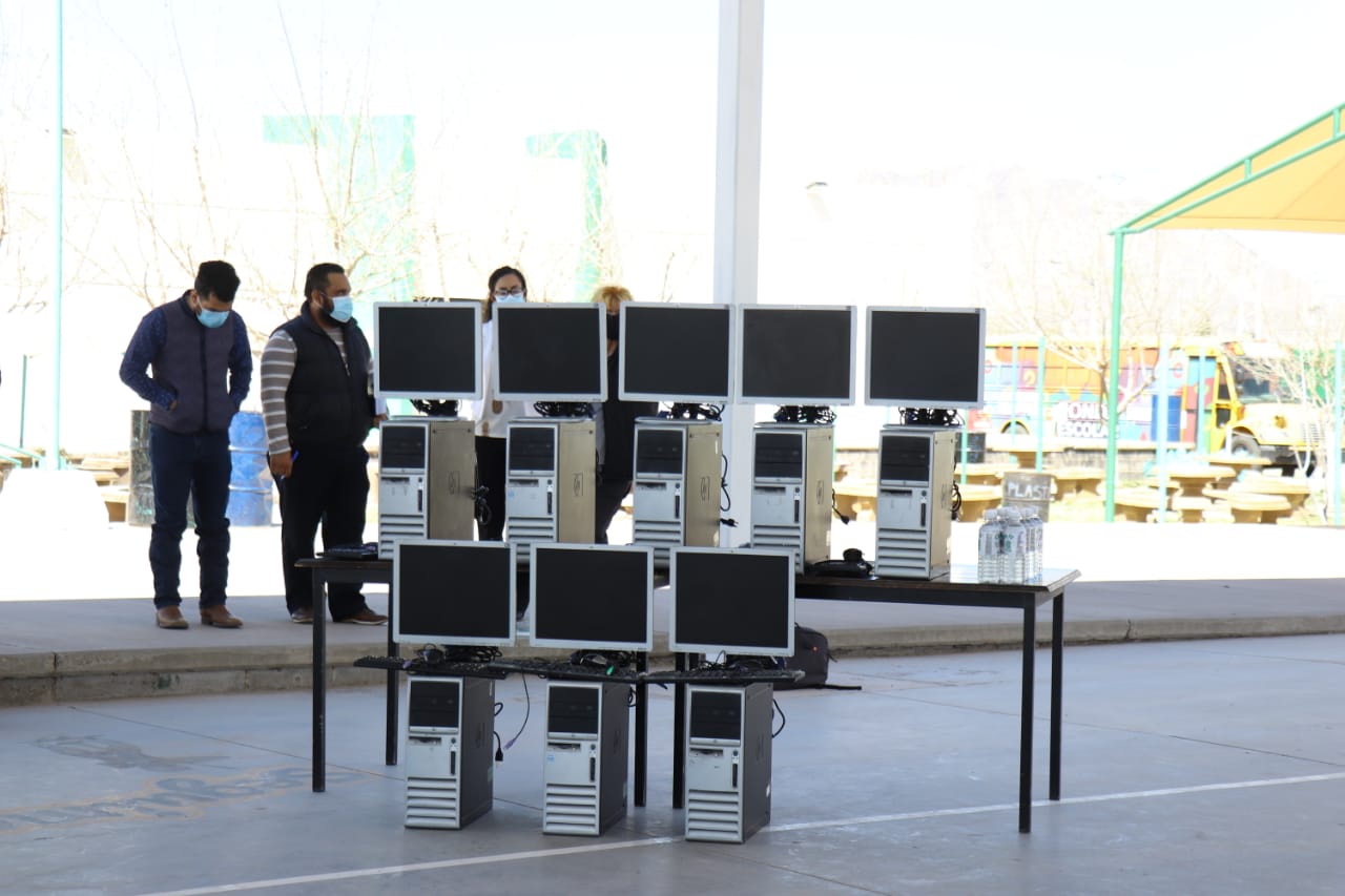 Municipio de Camargo recibe donación de computadoras 7 camargo5