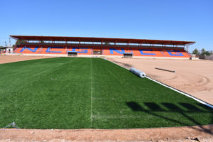 Instalacion de pasto sintetico en estadio revolucion 2