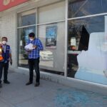 Colapsa techo de banco, lesiona a cuatro empleados 5 WhatsApp Image 2021 07 27 at 12.25.06 1