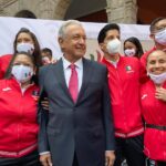 López Obrador abandera a delegación mexicana participante en los XVI Juegos Paralímpicos de Tokio 2020 6 17 08 2021 ABANDERAMIENTO DE LA DELEGACION MEXICANA XVI JUEGOS PARALIMPICOS TOKIO 2020 PALACIO NACIONAL FOTO 010 1