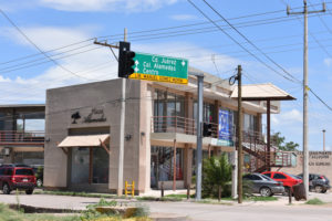 Colocacion de semaforo en crucero 2