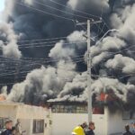 Voraz incendio consume recicladora en La Cuesta 7 85AB1A5A 9511 4F85 8CEA 7C87EC2A9A34