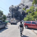 Voraz incendio consume recicladora en La Cuesta 4 98715F3A E704 4E7C A153 69634398F119