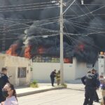 Voraz incendio consume recicladora en La Cuesta 8 CFA6C8DB 828C 4B0F 8CE0 04807F3F03CD