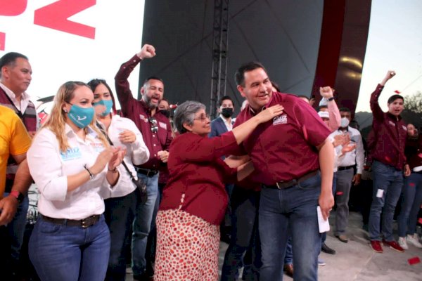 TORRE FUERTE | Año Nuevo 2022: Cascada de pendientes 2 Cruz Perez Cuellar protagonismo 1