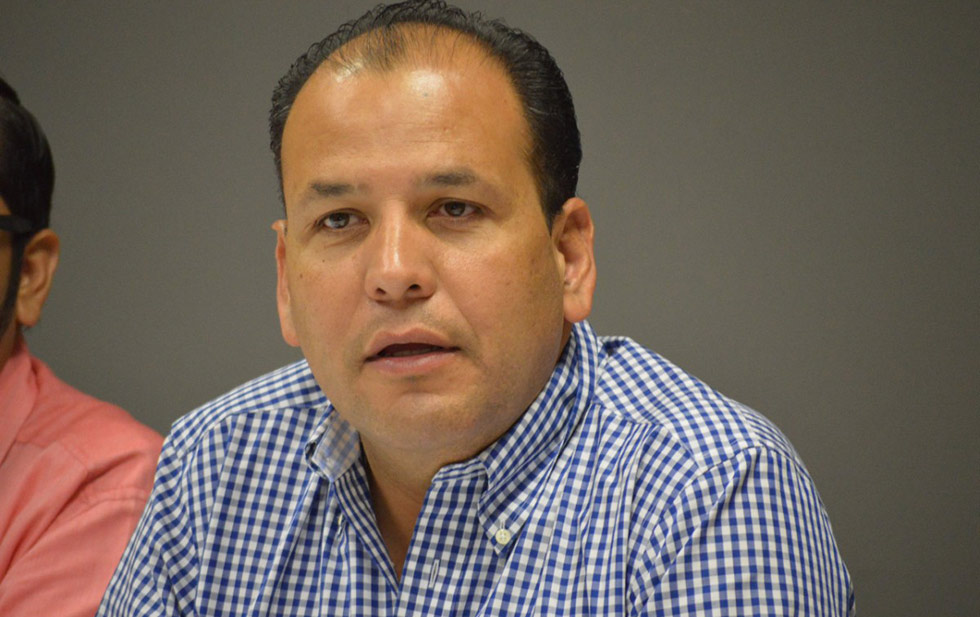 Oma Bazan Flores Diputado