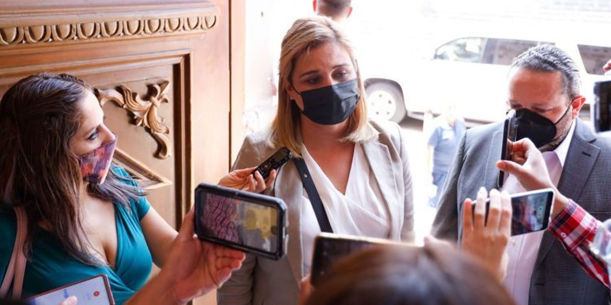 TORRE FUERTE | Poliplaza-Gobierno, crece incertidumbre 3 Maru Campos con Covid 19