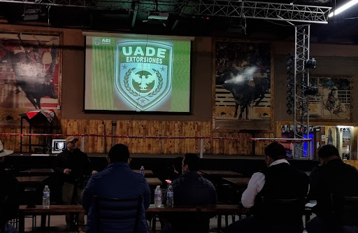 TORRE FUERTE | Poliplaza-Gobierno, crece incertidumbre 4 Negocios volver a empezar