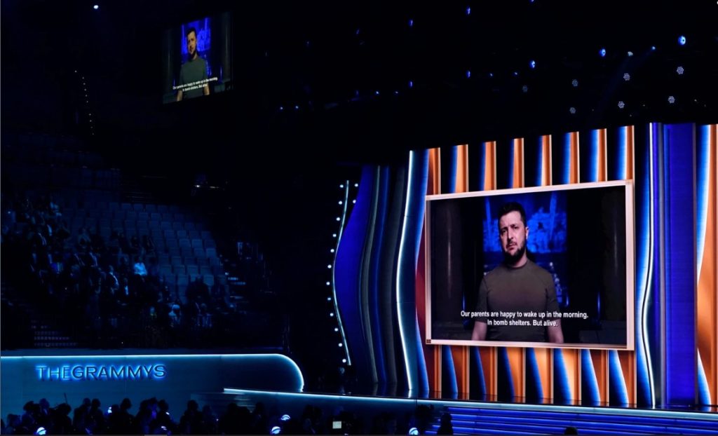 Arrasa Jon Batiste con 5 Grammy, incluido álbum del año 1 Captura de pantalla 2022 04 04 102523