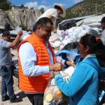 Alfredo Lozoya lleva alimentos a familias afectadas por inundación en Guadalupe y Calvo 4 IMG 20220629 WA0001