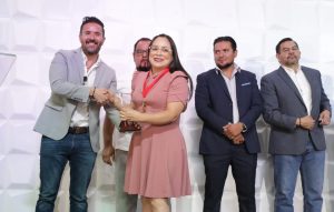 Reconocimiento a destacadas maestras directoras: ¡Un legado educativo que marca la diferencia! 2 Reconocimiento Escuelas 2