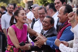 ¡Claudia Sheinbaum se despide en un épico encuentro con el pueblo! 3 Renuncia Claudia Sheinbaum 5