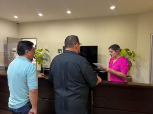 Maestros y Directores en Ciudad Juárez Protestan por la Falta de Libros de Texto: Gobernadora en la Mira 4 WhatsApp Image 2023 08 22 at 07.35.20