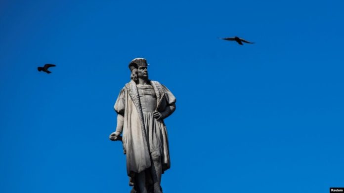 Vista de la estatua de Cristóbal Colón en la ciudad de Nueva York, EE.UU., el 14 de junio de 2020. REUTERS/Eduardo Muñoz