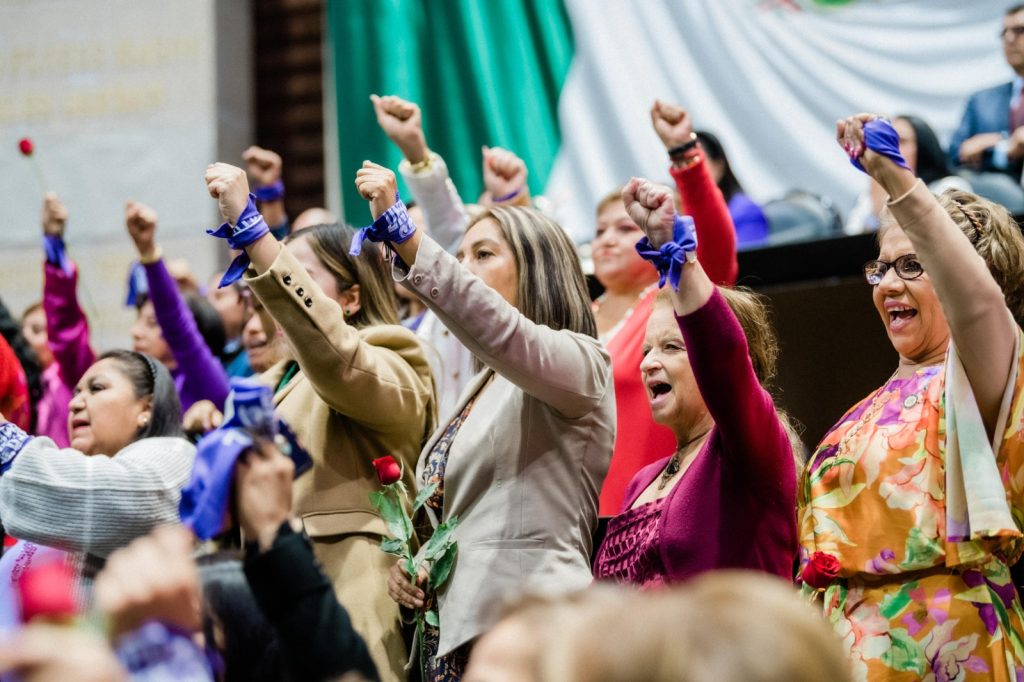 Conmemoran el 70 aniversario del voto de las Mujeres en la Ciudad de ...