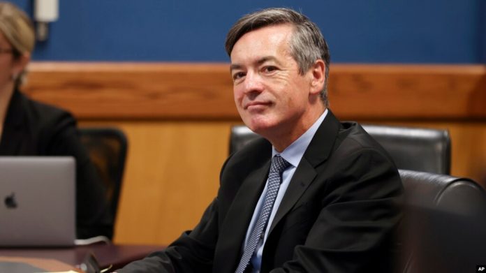 ARCHIVO - El abogado Kenneth Chesebro comparece ante el juez Scott MacAfee durante una audiencia el 10 de octubre de 2023 en Atlanta.