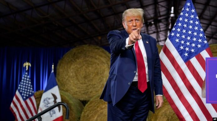 El expresidente de EEUU Donald Trump durante un acto político en Adel, Iowa, el 16 de octubre de 2023.