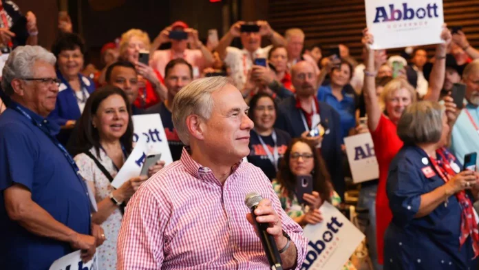 El gobernador de Texas, Greg Abbott. - Sputnik Mundo, 1920, 15.11.2023
