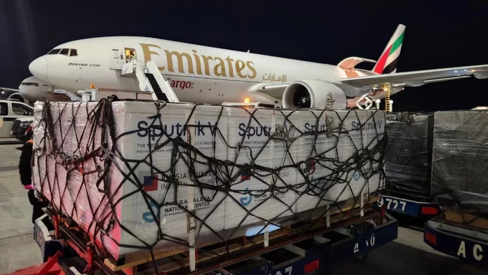 Un nuevo cargamento de vacunas Sputnik V para prevenir el COVID-19 arribó a México. - Sputnik Mundo, 1920, 24.11.2023