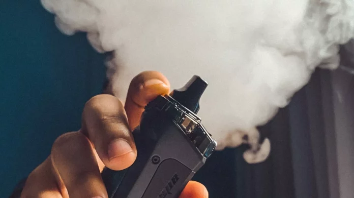 Los vapeadores son un elemento controvertido en México. - Sputnik Mundo, 1920, 11.12.2023