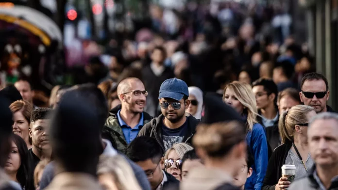 Una muchedumbre (imagen referencial) - Sputnik Mundo, 1920, 28.12.2023