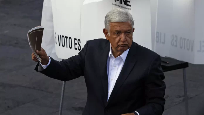 El entonces candidato a la Presidencia de México por Morena, Andrés Manuel López Obrador. - Sputnik Mundo, 1920, 24.01.2024