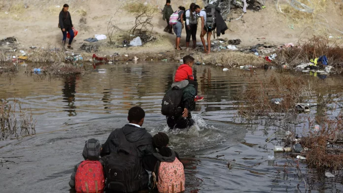 Las personas migrantes que desean llegar a EEUU son originarias de diversas naciones, principalmente de América Latina. - Sputnik Mundo, 1920, 12.01.2024